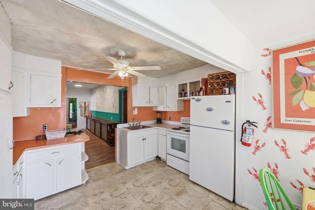 128 W ROBERTS AVE, Wildwood, NJ 08260