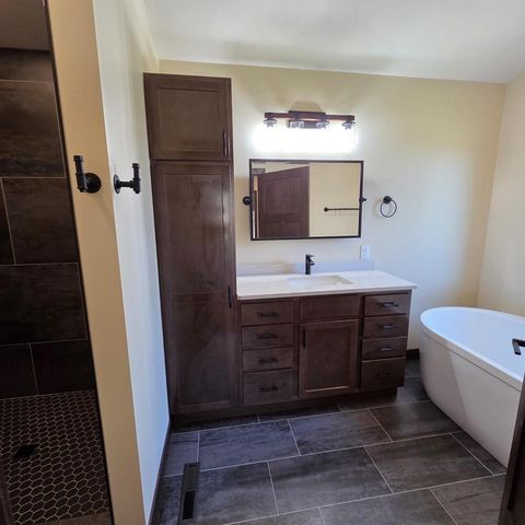 23 Heather Drive, Cottage Grove, WI 53527