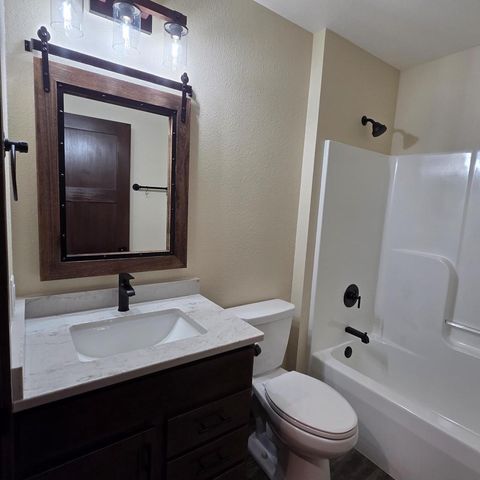 23 Heather Drive, Cottage Grove, WI 53527