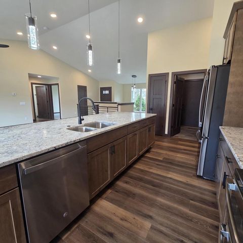 23 Heather Drive, Cottage Grove, WI 53527