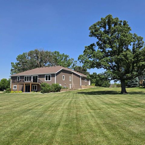 23 Heather Drive, Cottage Grove, WI 53527