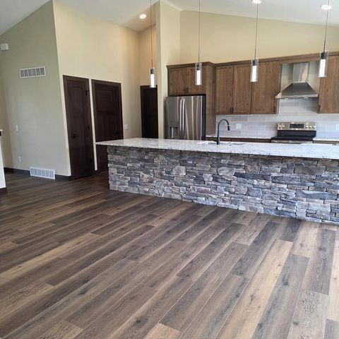 23 Heather Drive, Cottage Grove, WI 53527