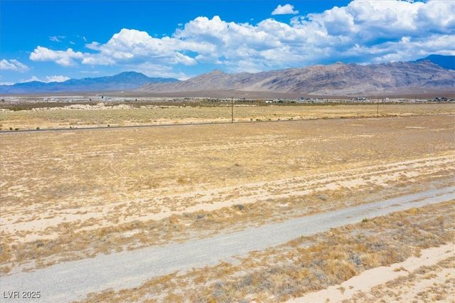 5290 East Roger Street, Pahrump, NV 89048