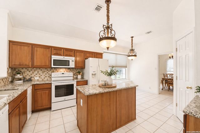 2527 Somerall, San Antonio, TX 78248