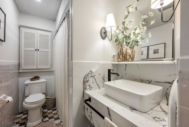 596 Wyckoff Ave, Mahwah Twp., NJ 07430