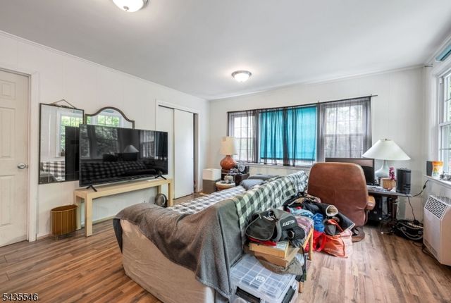 596 Wyckoff Ave, Mahwah Twp., NJ 07430