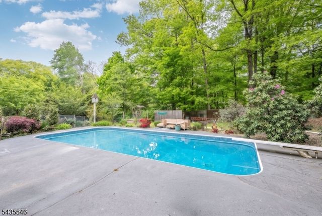 596 Wyckoff Ave, Mahwah Twp., NJ 07430