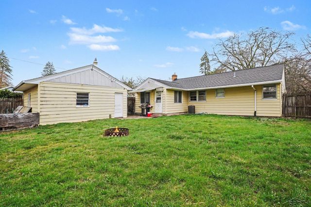 11 Roselawn Court, Saginaw, MI 48602