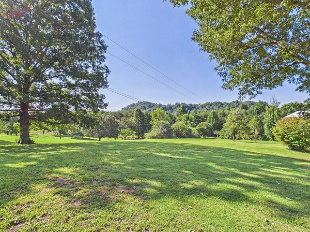 331 Jd Farm Road, Tellico Plains, TN 37385