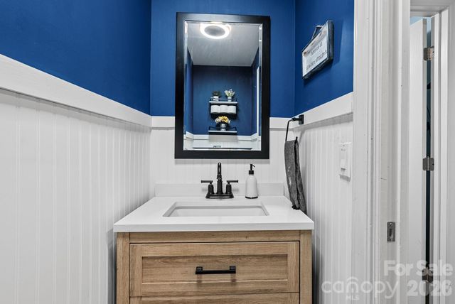 4 Beechwood Lakes Drive, Hendersonville, NC 28792