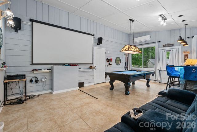 4 Beechwood Lakes Drive, Hendersonville, NC 28792