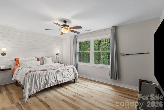 4 Beechwood Lakes Drive, Hendersonville, NC 28792