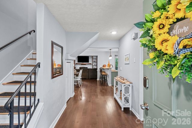 4 Beechwood Lakes Drive, Hendersonville, NC 28792