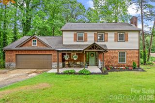 4 Beechwood Lakes Drive, Hendersonville, NC 28792