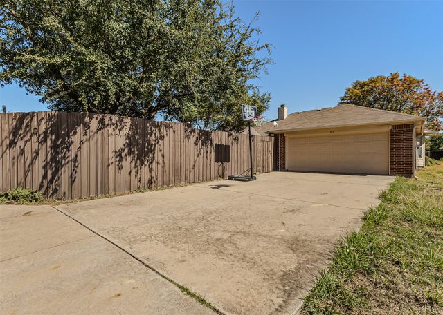 109 N Rolling Meadows Drive, Wylie, TX 75098