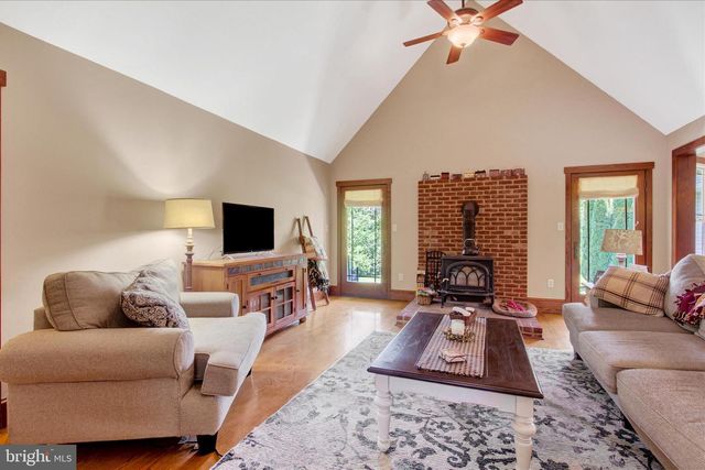 1210 WHITE CHURCH RD, Gettysburg, PA 17325