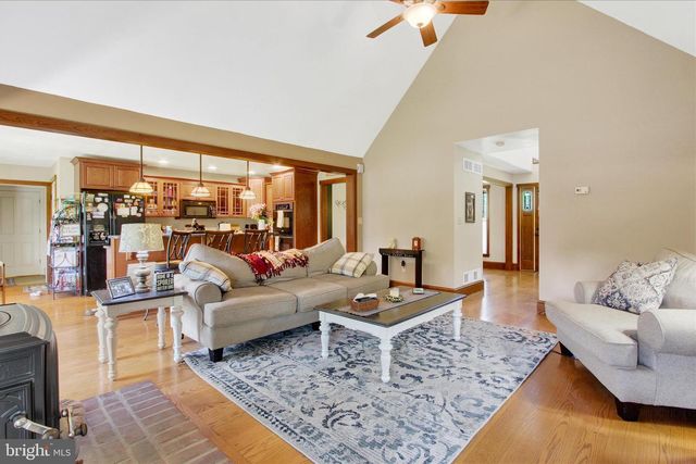 1210 WHITE CHURCH RD, Gettysburg, PA 17325