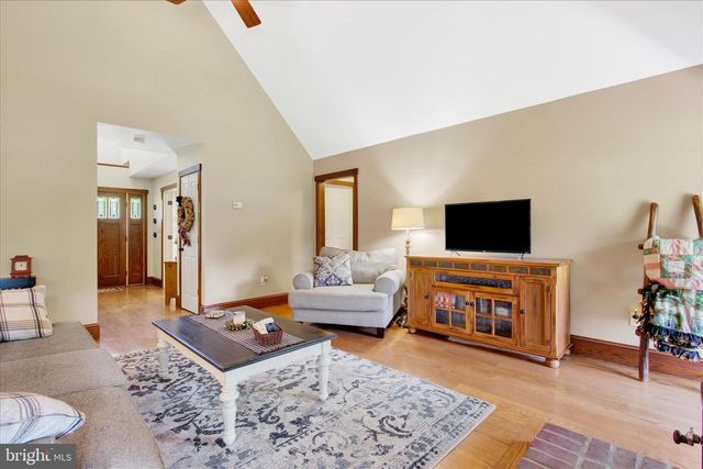 1210 WHITE CHURCH RD, Gettysburg, PA 17325