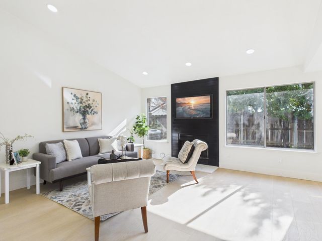 5912 Sawyer Cir, Sacramento, CA 95823