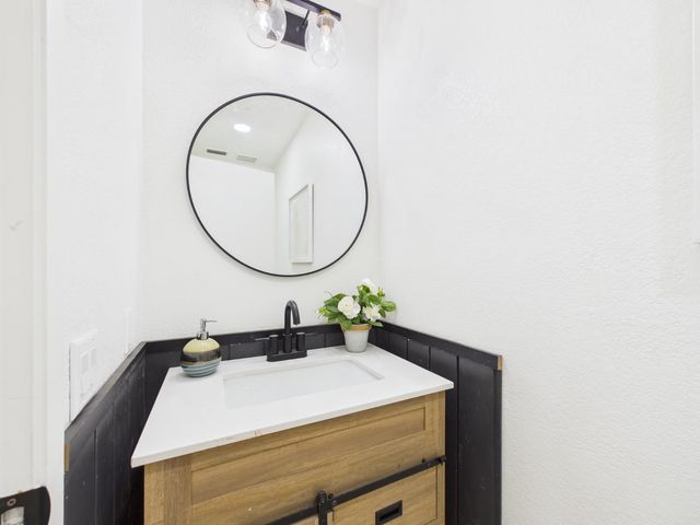 5912 Sawyer Cir, Sacramento, CA 95823