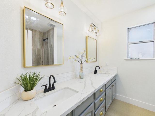 5912 Sawyer Cir, Sacramento, CA 95823