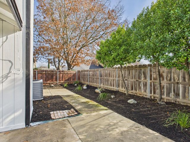 5912 Sawyer Cir, Sacramento, CA 95823