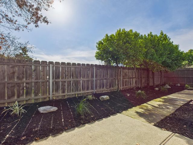 5912 Sawyer Cir, Sacramento, CA 95823