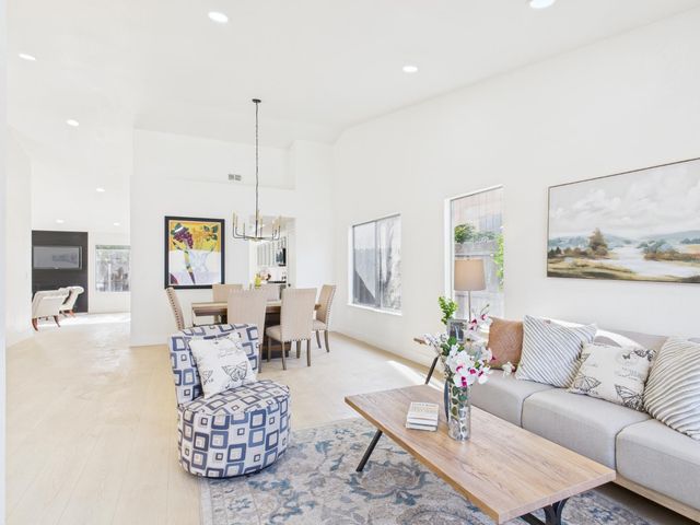 5912 Sawyer Cir, Sacramento, CA 95823