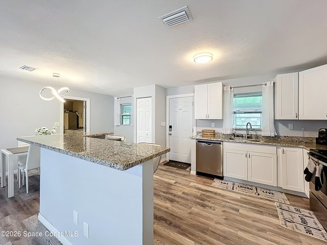 760 Becker Avenue NE, Palm Bay, FL 32905