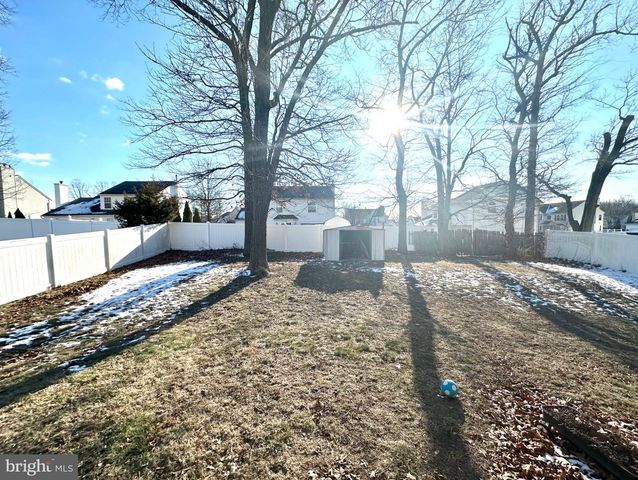 95 VANCE AVE, Sicklerville, NJ 08081