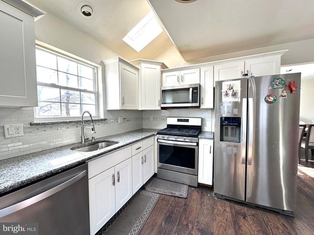 95 VANCE AVE, Sicklerville, NJ 08081