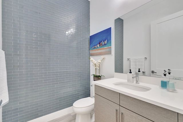 2828 Gin Berry Way, West Palm Beach, FL 33401