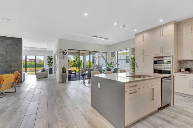 2828 Gin Berry Way, West Palm Beach, FL 33401