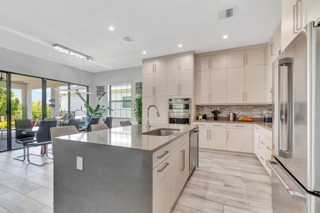 2828 Gin Berry Way, West Palm Beach, FL 33401