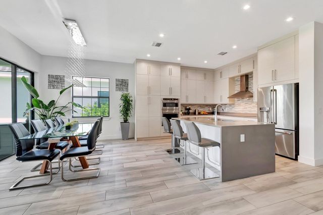 2828 Gin Berry Way, West Palm Beach, FL 33401