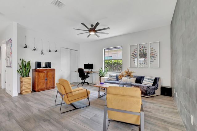 2828 Gin Berry Way, West Palm Beach, FL 33401