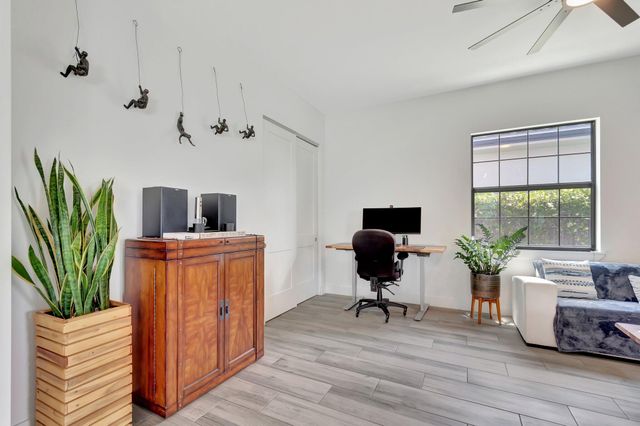 2828 Gin Berry Way, West Palm Beach, FL 33401