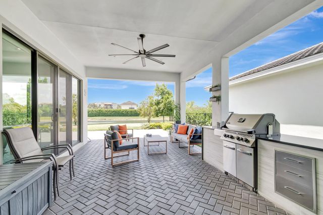 2828 Gin Berry Way, West Palm Beach, FL 33401