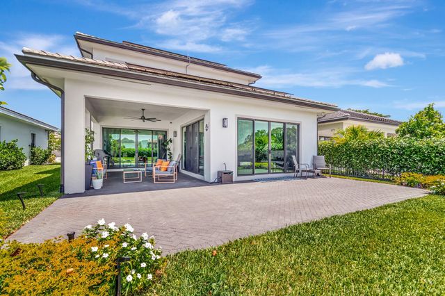 2828 Gin Berry Way, West Palm Beach, FL 33401