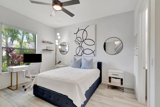 2828 Gin Berry Way, West Palm Beach, FL 33401