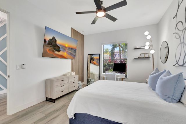 2828 Gin Berry Way, West Palm Beach, FL 33401