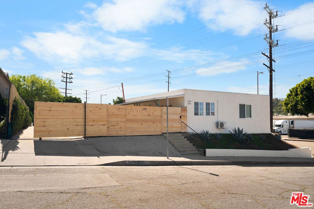 2900 Asbury Street, Los Angeles, CA 90065