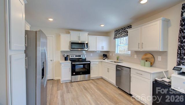 82 Cain Hollow Way, Asheville, NC 28806