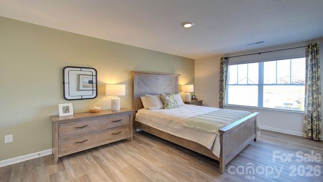 82 Cain Hollow Way, Asheville, NC 28806