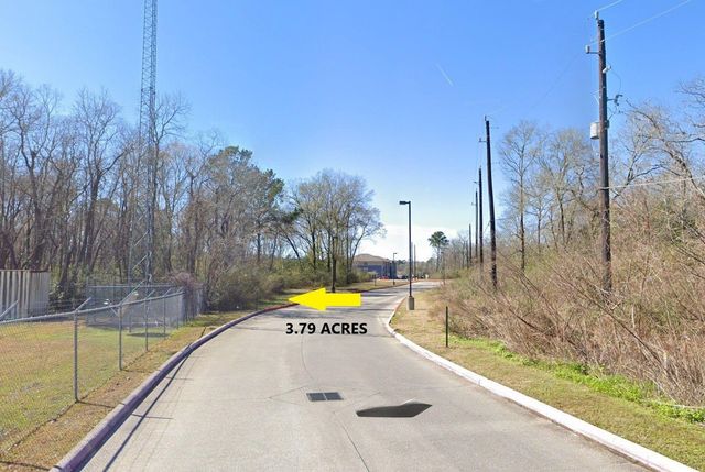 5935 Fm 2100 Drive, Crosby, TX 77532