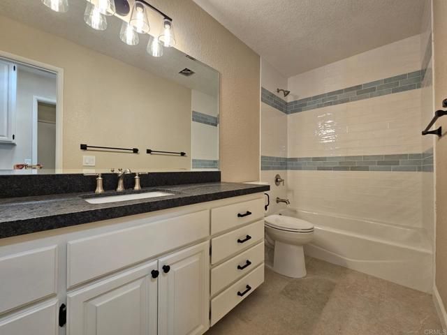 3915 Plateau Place, Escondido, CA 92025