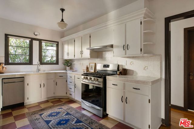 1506 Linda Rosa Avenue, Los Angeles, CA 90041