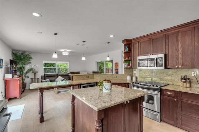 5380 NW 113th Place, Doral, FL 33178