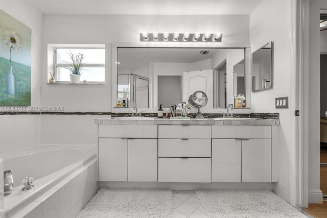 5380 NW 113th Place, Doral, FL 33178