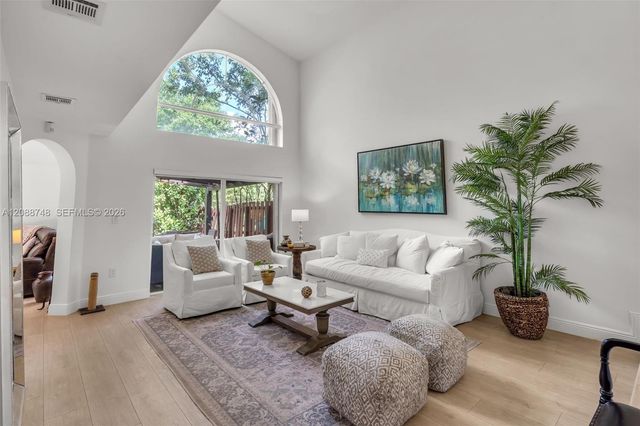 5380 NW 113th Place, Doral, FL 33178